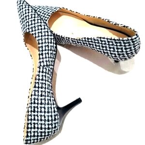 Nine West Pointy Toe Black and White Tweed Pumps Size 8 M